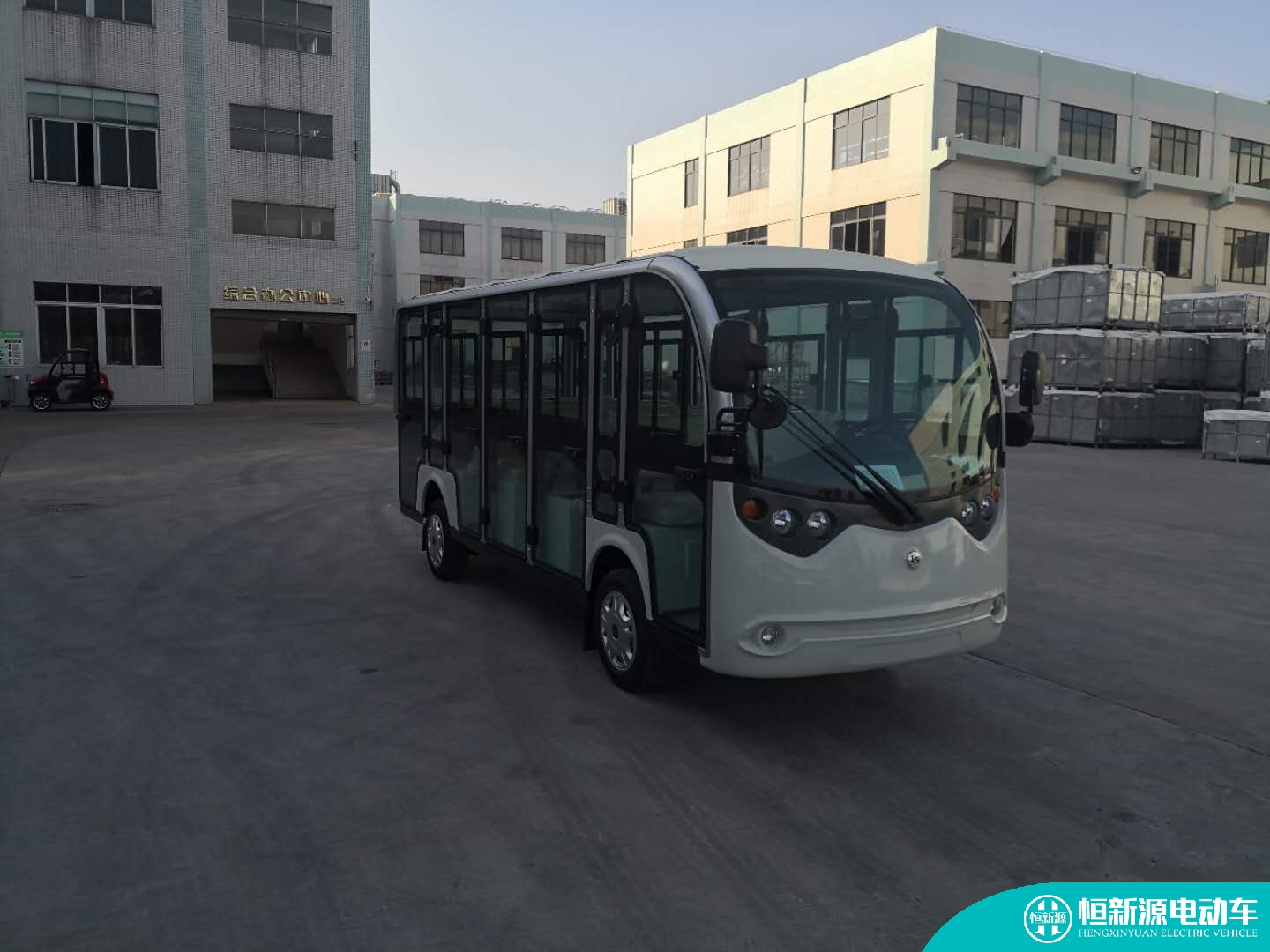 14座封閉式電動觀光車HXY-S14F